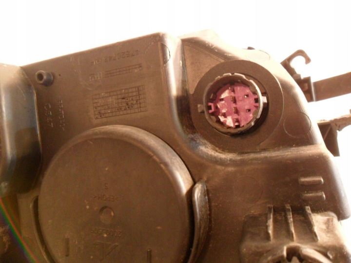 PROJECTEUR AVANT CÔTÉ GAUCHE FIAT 500E MM326