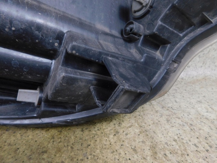 921011W PHARE GAUCHE AVANT KIA RIO III 2011-2017