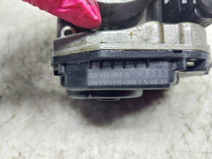 PAPILLON DES GAZ 058133063Q AUDI A6 C5 1.8