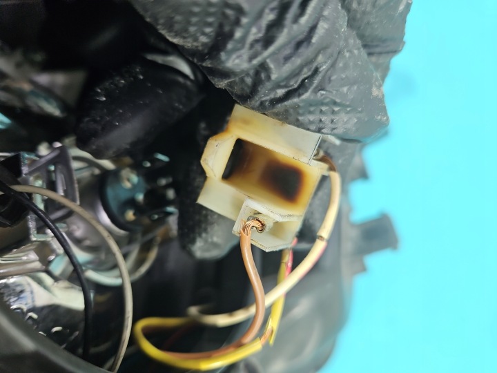 PROJECTEUR GAUCHE PHARE AVANT CITROEN C2 EUROPE