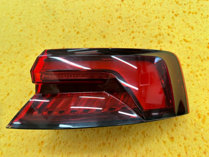 PHARE DROIT ARRIÈRE A5 8W LED ORIGINAL 8W6945092J