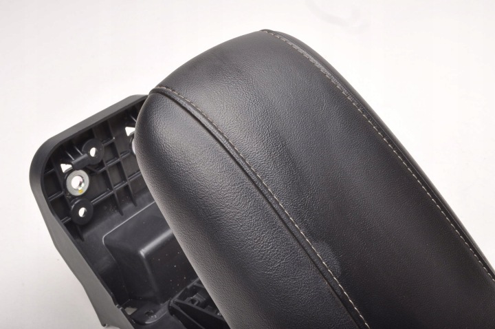 VOLVO V40 II ACCOUDOIR CUIR 31403341