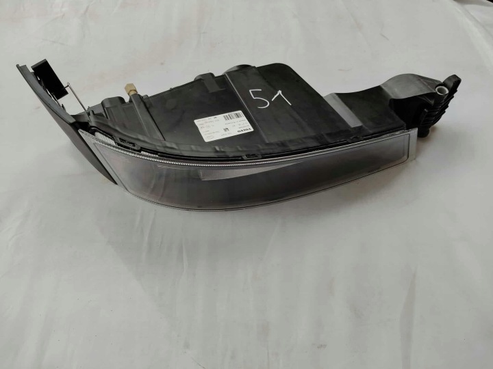 VOLVO FH4 PHARES ANTIBROUILLARD H7 DROIT NOIR 21221155 22332596