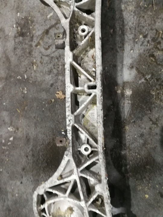 POUTRE SUSPENSIONS AVANT CHÂSSIS MOTEUR BMW E30 325IX 4X4 280)
