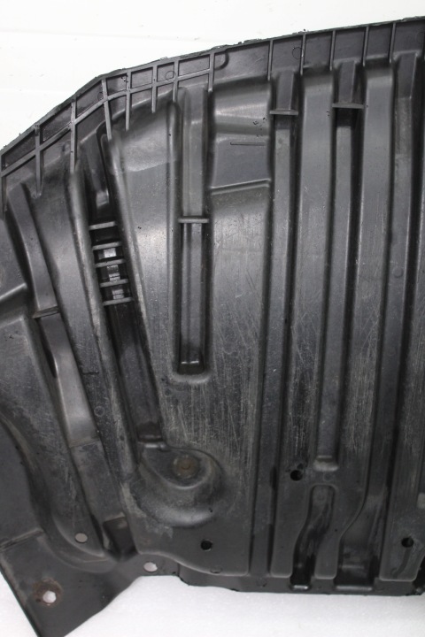 MERCEDES E W212 PROTECTION SOUS PARE-CHOCS A2125202323