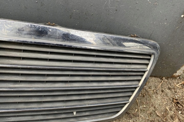 GRILLE AUDI 100 (5000) 2108800583 DIESEL 1999