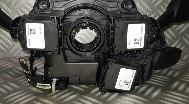 BMW X1 E84 E91 COMMUTATEUR COMPOSITE RÉGULATEUR DE VITESSE CAPTEUR ANGLE DE BRAQUAGE 9123051