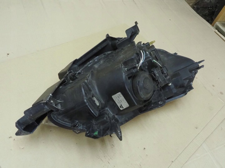 CLIO III PHARE AVANT GAUCHE 8200459824 EUROPE