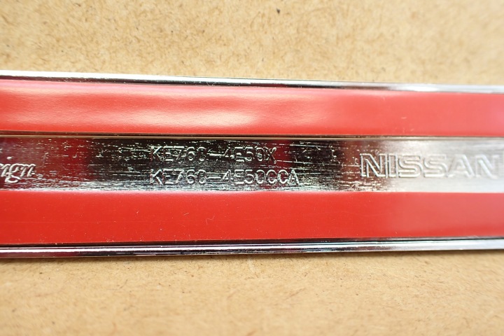 NISSAN QASHQAI J11 13- MOULURE PORTES AVANT AVANT DROITE KE760-4E50CCA OE