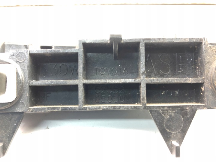 TOYOTA AVENSIS GLISSIÈRE FIXATION PARE-CHOCS 52562-05050