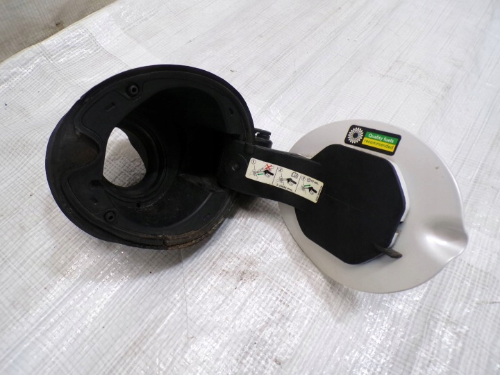 FORD KUGA MK2 CLAPET GOULOTTE DE REMPLISSAGE CARBURANTS CV44S27936AC