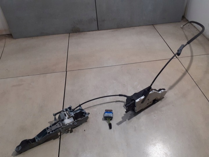 SERRURE DE PORTE DROIT AVANT CITROEN C4 I 4 GOUPILLE 24095816