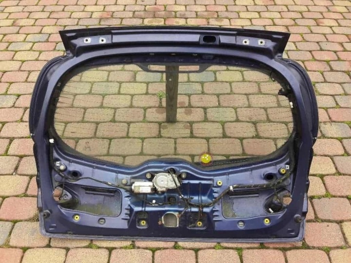 ALFA ROMEO 147 COUVERCLES DE COFFRE ARRIÈRE ARRIÈRE VITRE 00-04