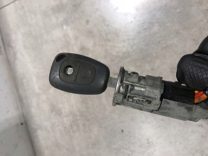 CONTACTEUR D'ALLUMAGE RENAULT MASTER II