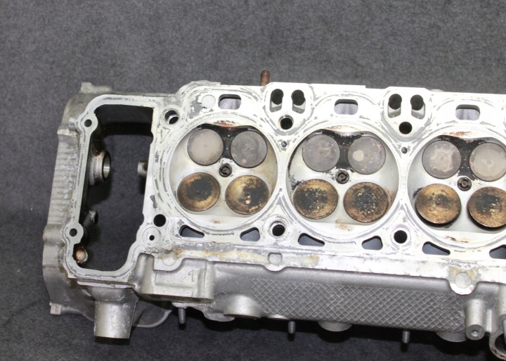BMW E60 E63 M5 M6 S85B50A V10 5.0I 507KM CULASSE MOTEUR PISTONS 6-10 7833881