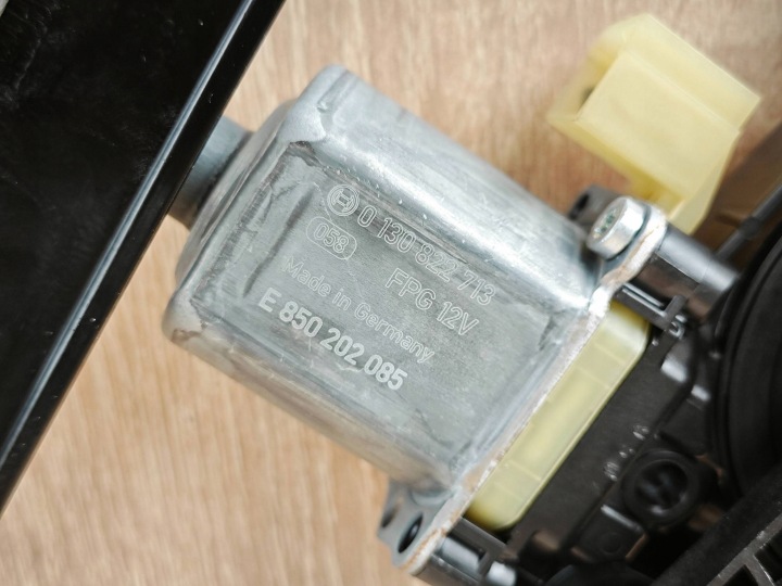 ORIGINAL MÉCANISME PETIT MOTEUR VITRES GAUCHE ARRIÈRE AUDI Q3 II F3 83A839461 46KM