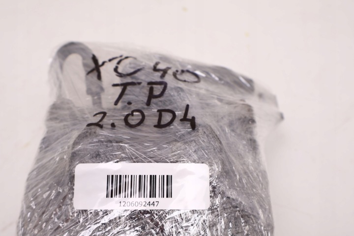 VOLVO XC40 2.0 D4 ÉTRIER DE FREIN FREINS DROIT ARRIÈRE 32276922