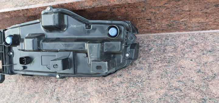 TOYOTA YARIS CROSS PHARES ANTIBROUILLARD PHARE VERS CONDUITE DIURNE FJD LED CLIGNOTANT GAUCHE