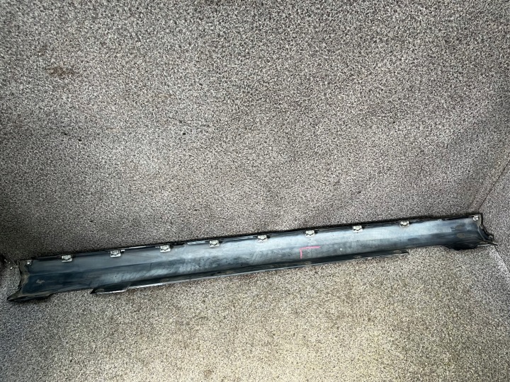 MOULURE REVÊTEMENT SEUIL GAUCHE MERCEDES W204 LIFT BERLINE 040 NOIRE