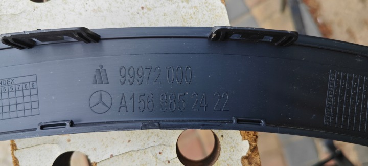 MOULURE GARDE-BOUE AVANT DROITE AVANT MERCEDES GLA W156 A1568852422 NEUF