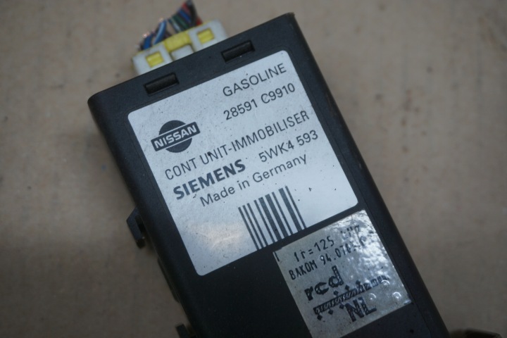 NISSAN TERRANO II CONTACTEUR D'ALLUMAGE CLÉ ORDINATEUR MODULE IMMO 2,4 12V ENSEMBLE