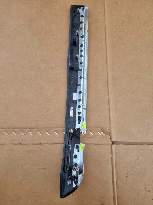 DÉCOR MOULURE PORTES AVANT GAUCHE BMW F01 9115533