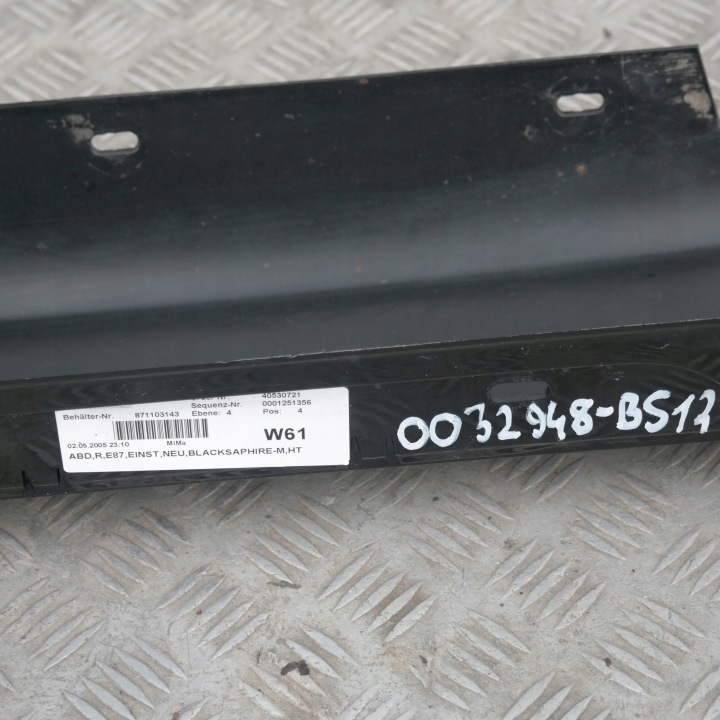 BMW 1 E87 REVÊTEMENT SEUIL DROIT NOIR SAPHIRE 475