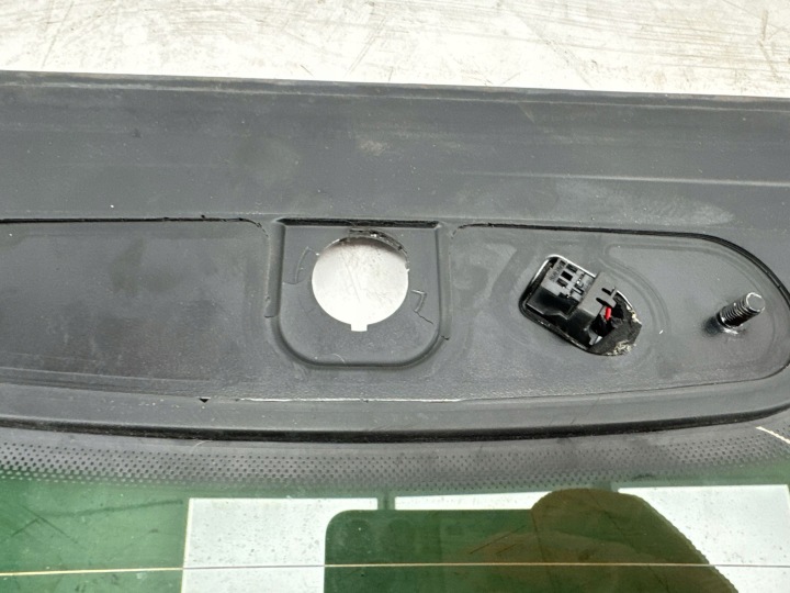 VITRE COUVERCLES DE COFFRE COUVERCLES DE COFFRE BMW 7453410 2.0L DIESEL 2019