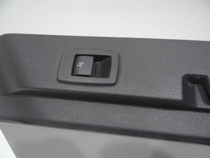 PROTECTION MONTANTS DROIT ARRIÈRE BMW X1 F48 7332828