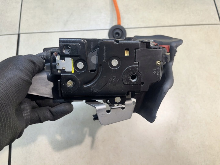 SERRURE DE PORTE DROIT ARRIÈRE AUDI A4 B6 2.5 TDI 8E0839350