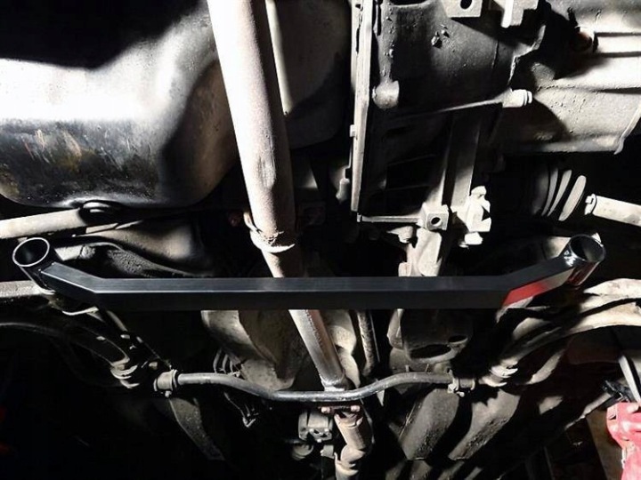 ENTRETOISE AVANT INFÉRIEURE FIAT SEICENTO/CINQUECENTO SC CC