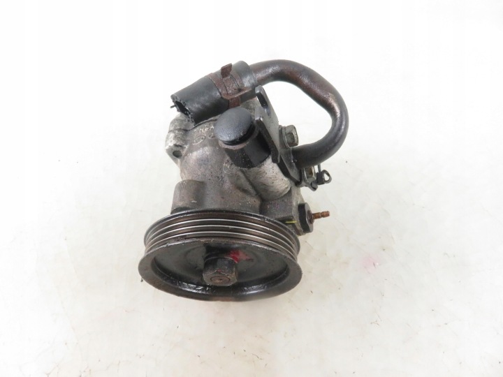 POMPE AMPLIFICATEUR HYUNDAI GETZ 1.1 SOHC 12V 571101C080