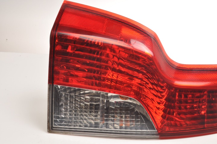 VOLVO V50 PHARE GAUCHE ARRIÈRE GAUCHE ARRIÈRE LIFT UNIVERSEL 30763509