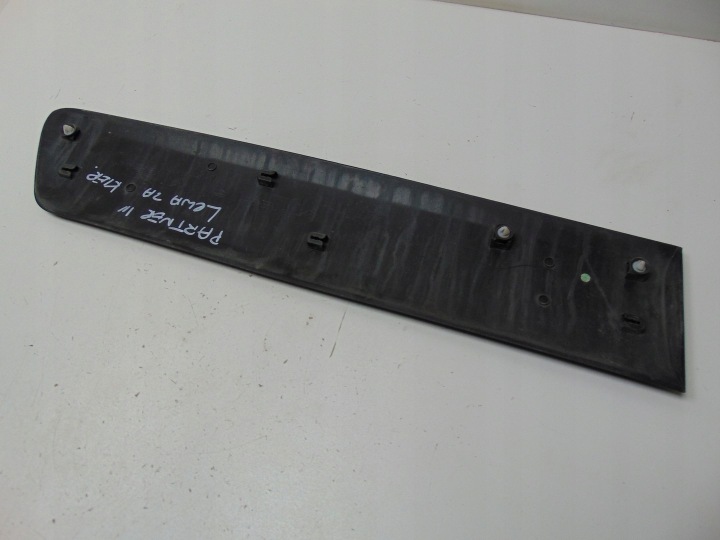 MOULURE INFÉRIEURE REVÊTEMENT LATÉRALE GAUCHE ARRIÈRE PEUGEOT PARTENAIRE III 2008- 9682860177