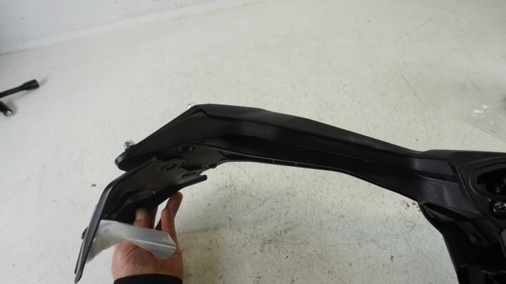 G656 YAMAHA MT-03 MT03 16-22 QUEUE PASSAGE DE ROUE ARRIÈRE AILE CHÂSSIS BIX-F1629-00