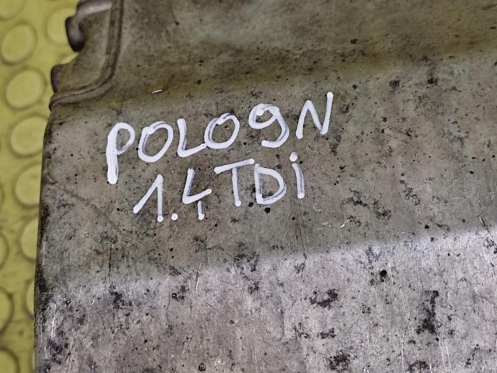 VW POLO IV 9N 1.4 TDI CARTER CUVETTE HUILEUX 045103603D