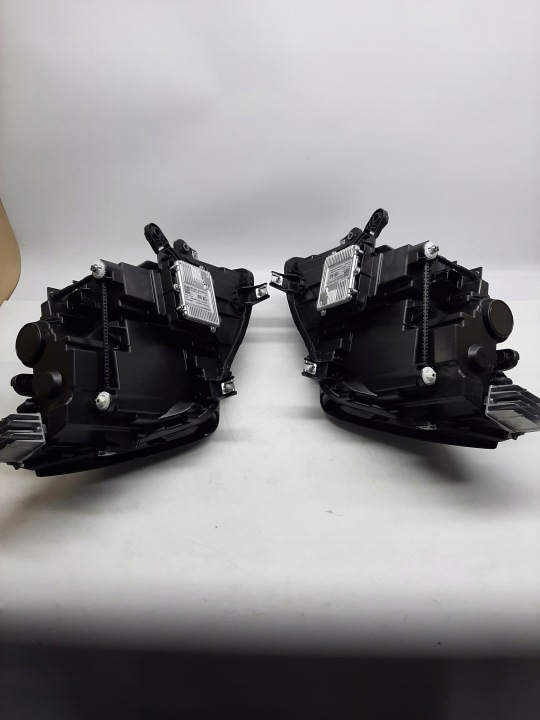 SEAT ATECA PHARES 576941031C 032C 576941773