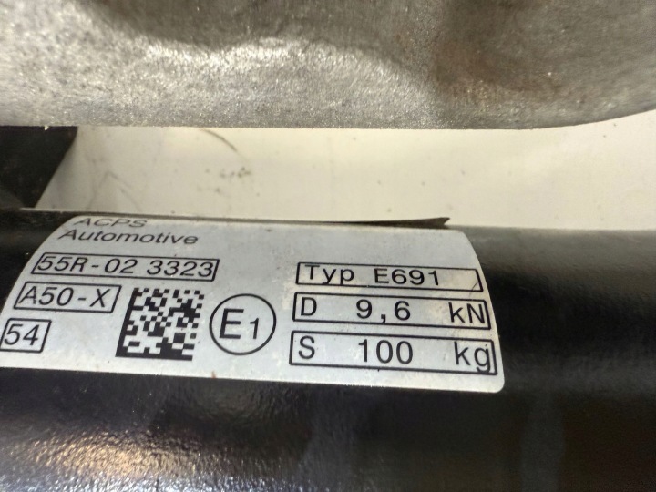 VOLVO EX30 2025 ARRIÈRE CROCHET ATTELAGE ÉLECTRIQUE 8893083386