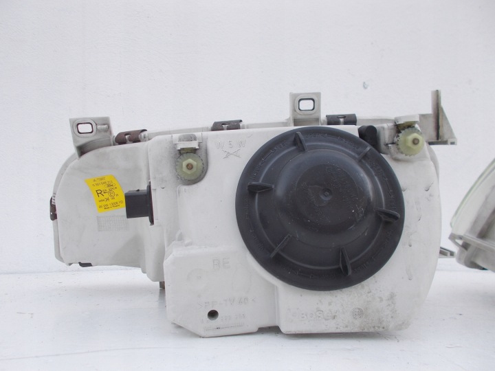PHARE AVANT DROITE FORD GALAXY 98R