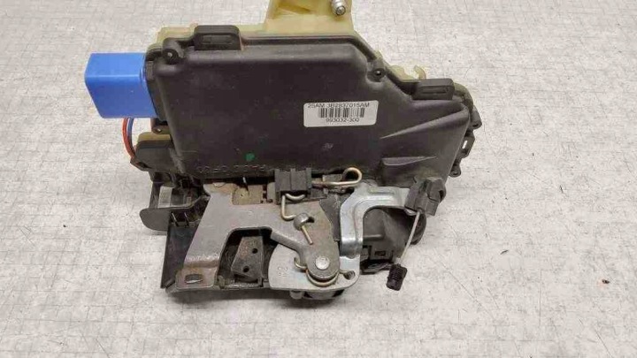 SERRURE GAUCHES AVANT PORTES VW TRANSPORTER V (T5) FURGON 3B2837015AM 2.46L