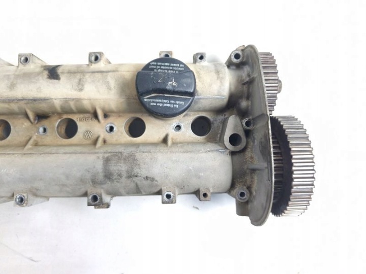 COUVERCLE DE SOUPAPES VW GOLF IV 1.4 16V PB 036103475E
