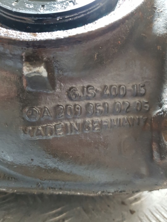 PONT ARRIÈRE MERCEDES-BENZ C-KLASA W204 2043501962 A2093510205