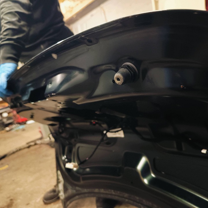 COUVERCLES DE COFFRE COUVERCLES DE COFFRE JAGUAR XF X250 HHN