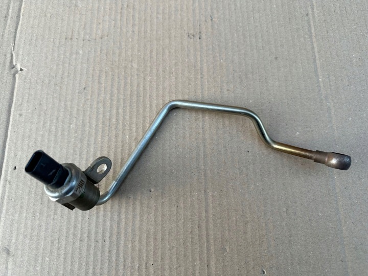 BMW 2 F45 1.5D TUYAU CAPTEUR PRESSION CARBURANTS 8574952