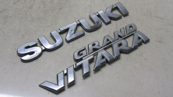 SUZUKI GRAND VITARA II INSIGNIA DE TAPA EMBLEMA 05-14 