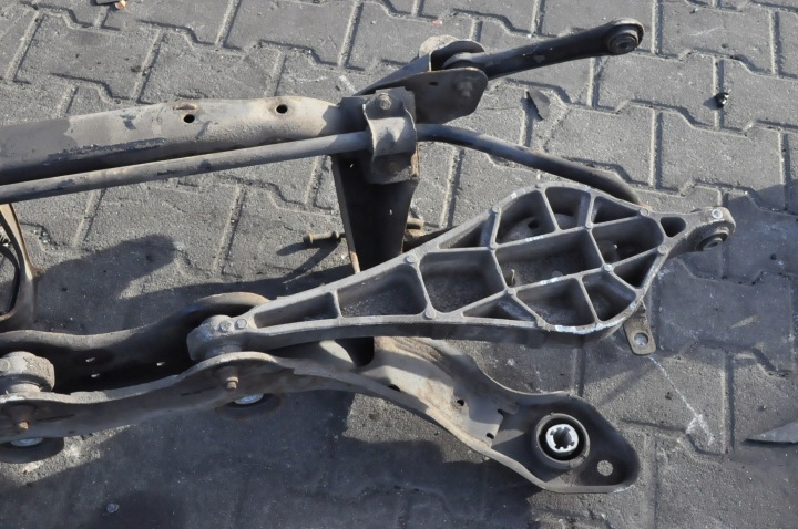 VOLVO XC60 S60 V60 XC70 AWD CHÂSSIS SUSPENSIONS ARRIÈRE ARRIÈRE POUTRE SUSPENSIONS