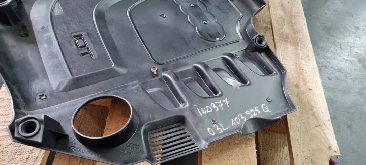 A6 C6 LIFT PROTECTION COUVERCLE MOTEUR 2.0 TDI 03L103925Q
