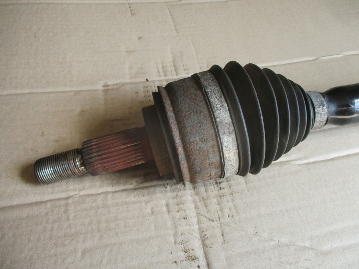 DEMI-ARBRE GAUCHE 8200538941 RENAULT LAGUNA III 1.5DCI