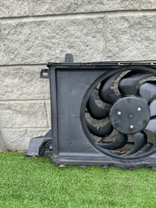 VENTILATEUR CHÂSSIS TESLA MODÈLE Y 1493995-00-B