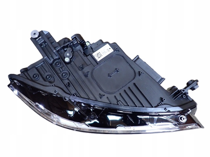 PHARE DROITE COMPLET LED BASIC LED VW PASSAT B8 2014-2019R 3G2941774A UK ANGLAIS
